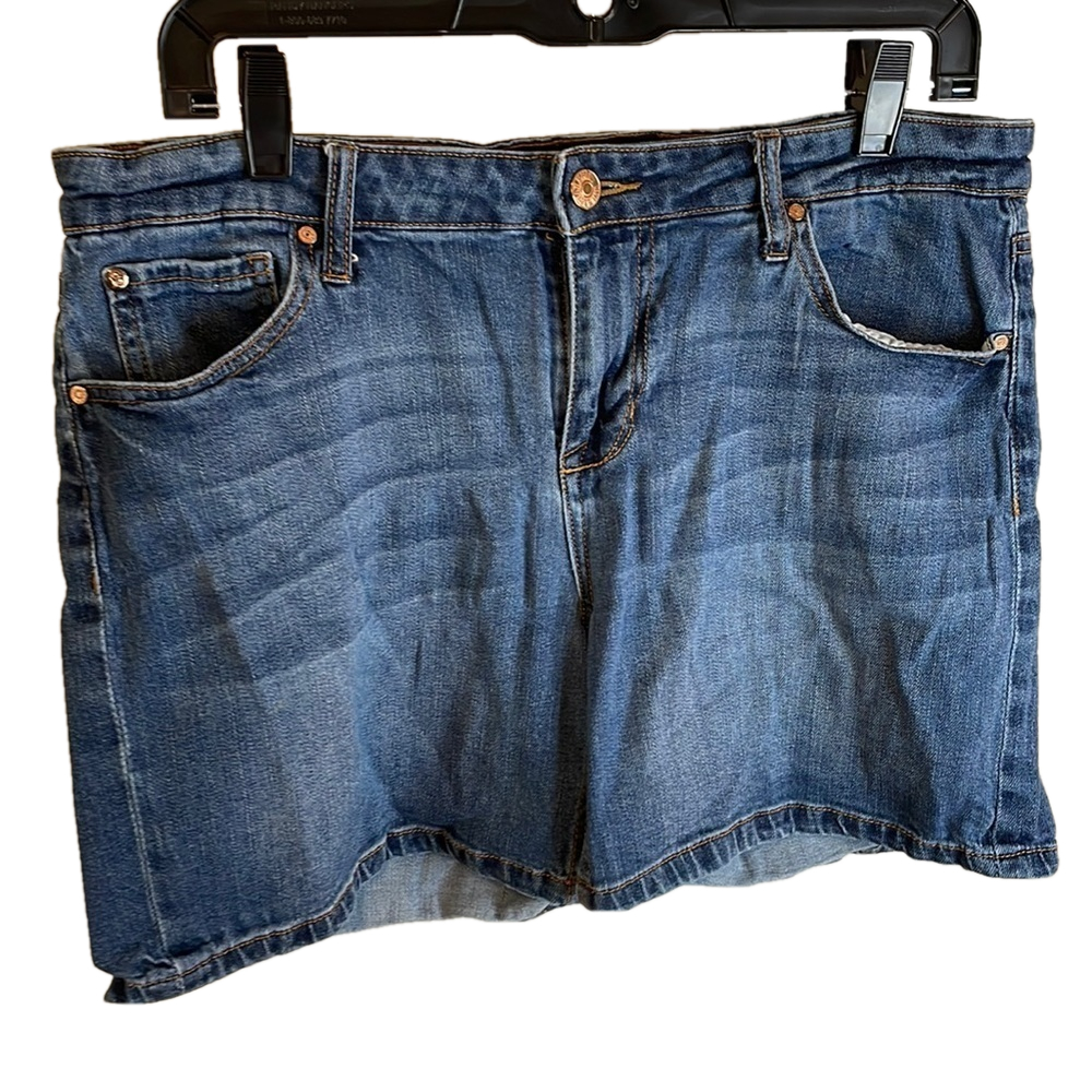 Celebrity Pink Womens Medium Wash Denim Shorts CJ31059E56 Blue Size 11/30